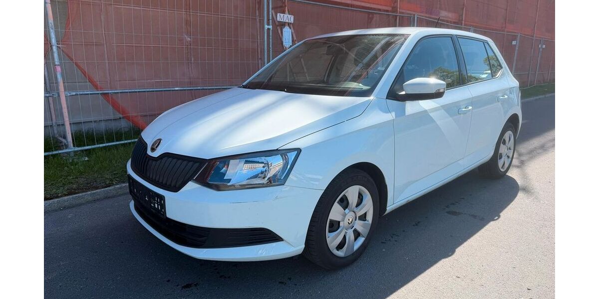 Skoda Fabia 64.000 km 7.999 &euro; Berlin 12057