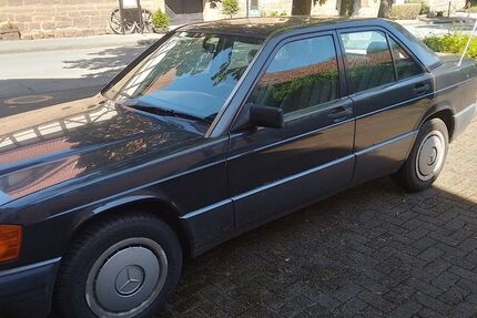 Mercedes-Benz 190 240.500 km 2.350 &euro; Bad Arolsen 34454