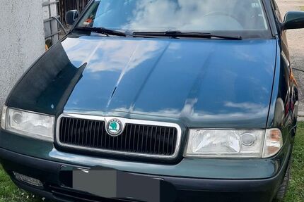 Skoda Octavia 273.000 km 1.700 &euro; Maxhütte-Haidhof 93142