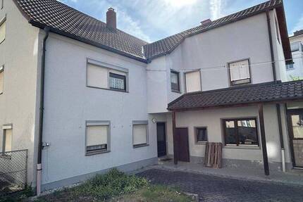 Haus Straubing - 7 Zimmer, 200 m&sup2;, 350.000&euro; | Angebot:26684150