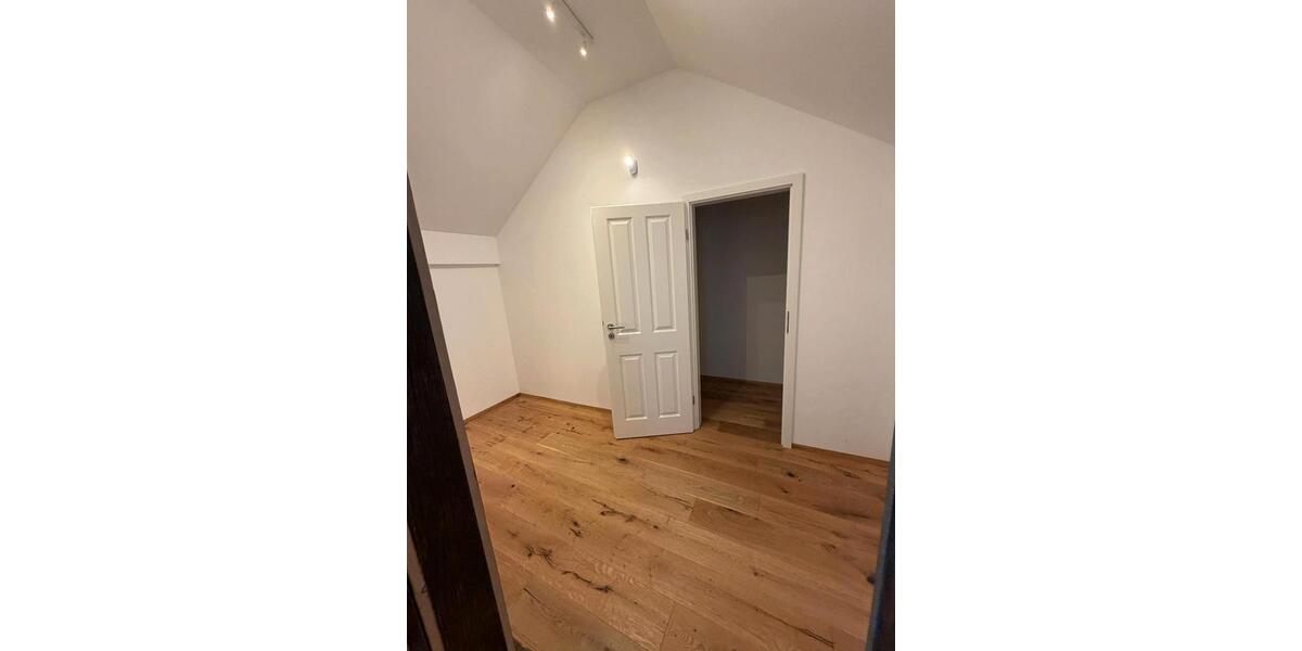 Dachgeschoßwohnung Hutthurm - 2.5 Zimmer, 85 m&sup2;, 740&euro; | Angebot:26378743