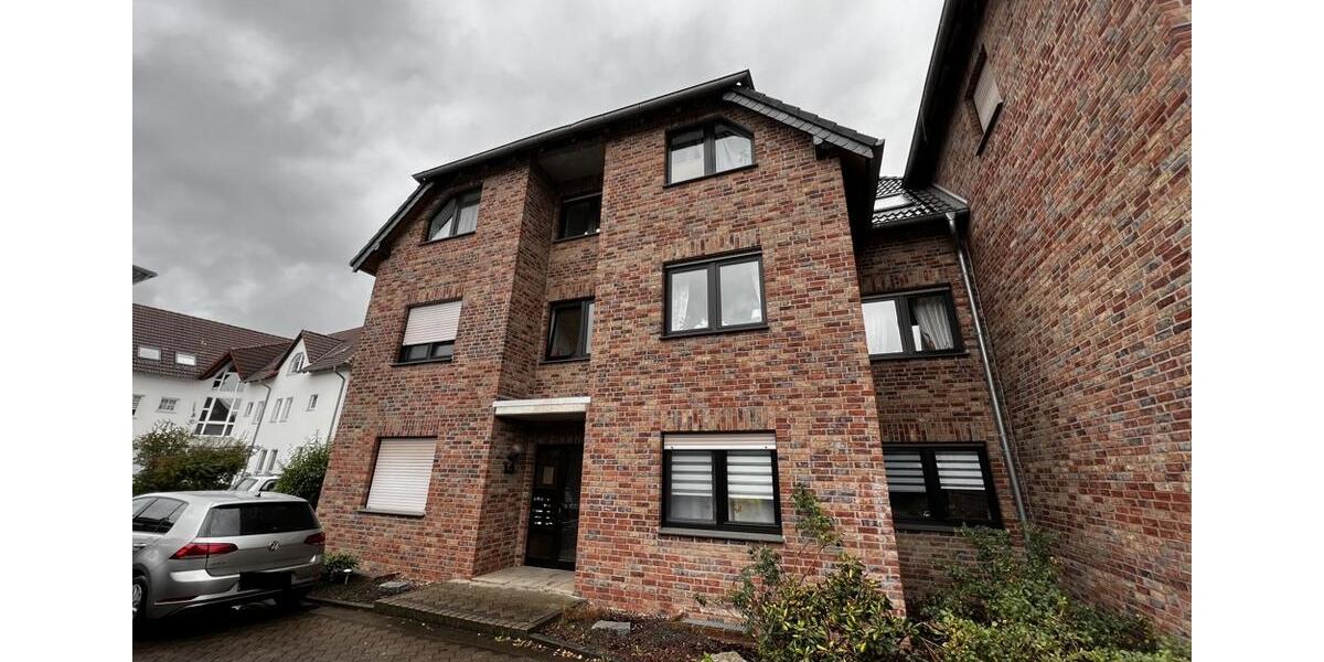 #geräumige Dachgeschoss-Wohnung#offen#hell#Balkon 2 zimmer