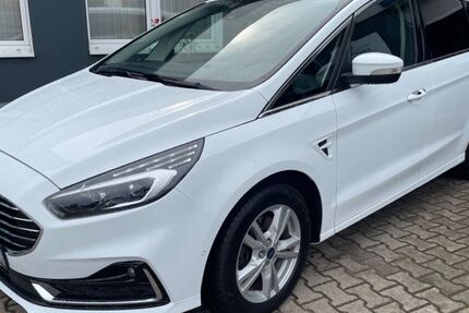 Ford S-Max 64.998 km 26.699 &euro; Leuna 06237