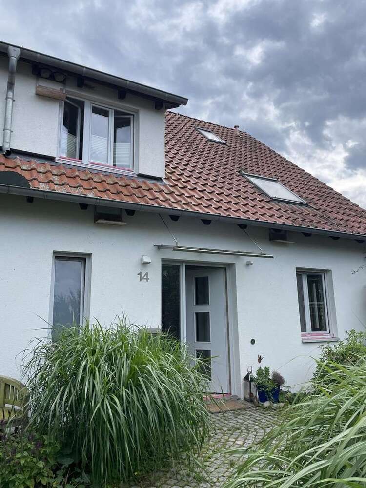 Haus zum Mieten in Friedland 1.660 € 175 m²