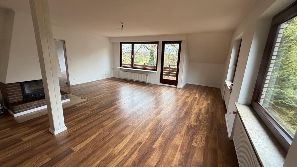 Dachgeschoßwohnung Hamburg Wandsbek - 3 Zimmer, 130 m&sup2;, 1.620&euro; | Angebot:26409655