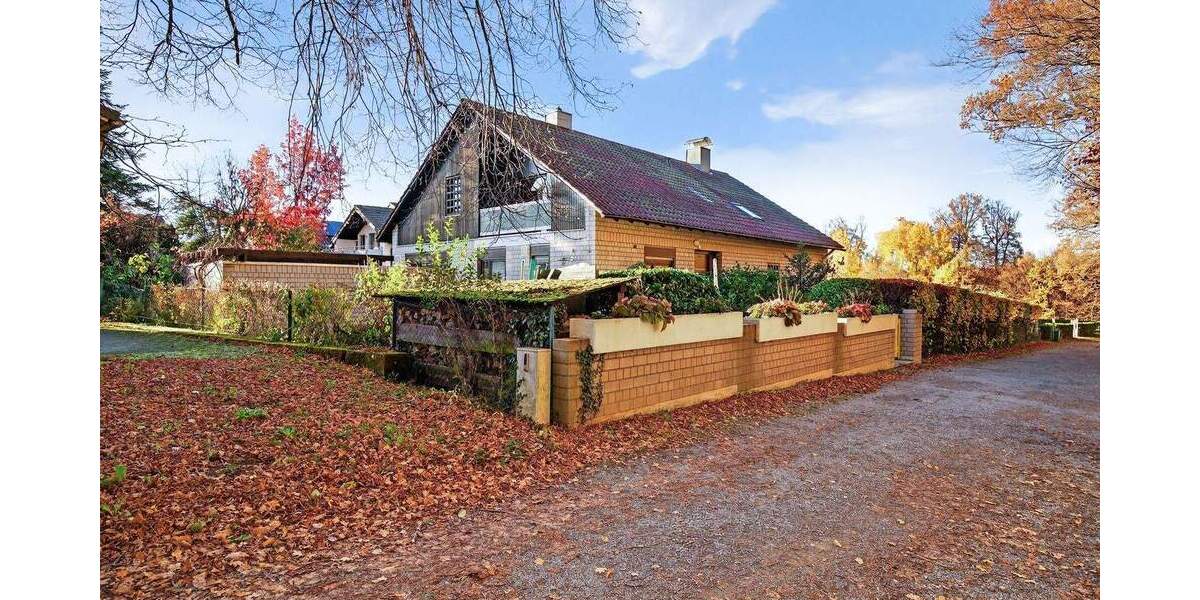 Einfamilienhaus Waldbronn / Etzenrot Etzenrot - 9 Zimmer, 252 m&sup2;, 895.000&euro; | Angebot:24736320