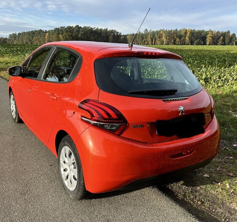 Peugeot 208 Pure Tech 82 active 64.690 km 8.900 € Eschede 29348