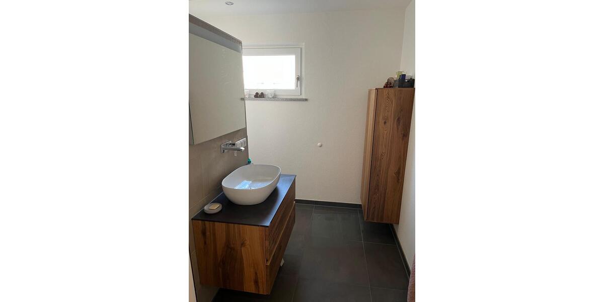 Erdgeschoßwohnung Freilassing - 4 Zimmer, 96 m&sup2;, 1.450&euro; | Angebot:26288305