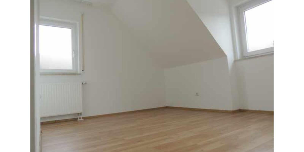 Dachgeschoßwohnung Mössingen - 3.5 Zimmer, 92 m&sup2;, 900&euro; | Angebot:25148893