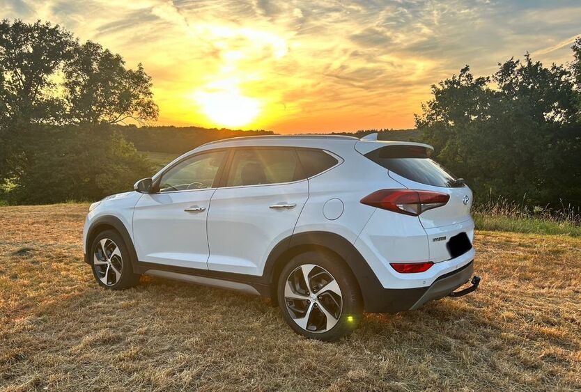 Hyundai TUCSON 164.131 km 15.500 € Nentershausen 56412