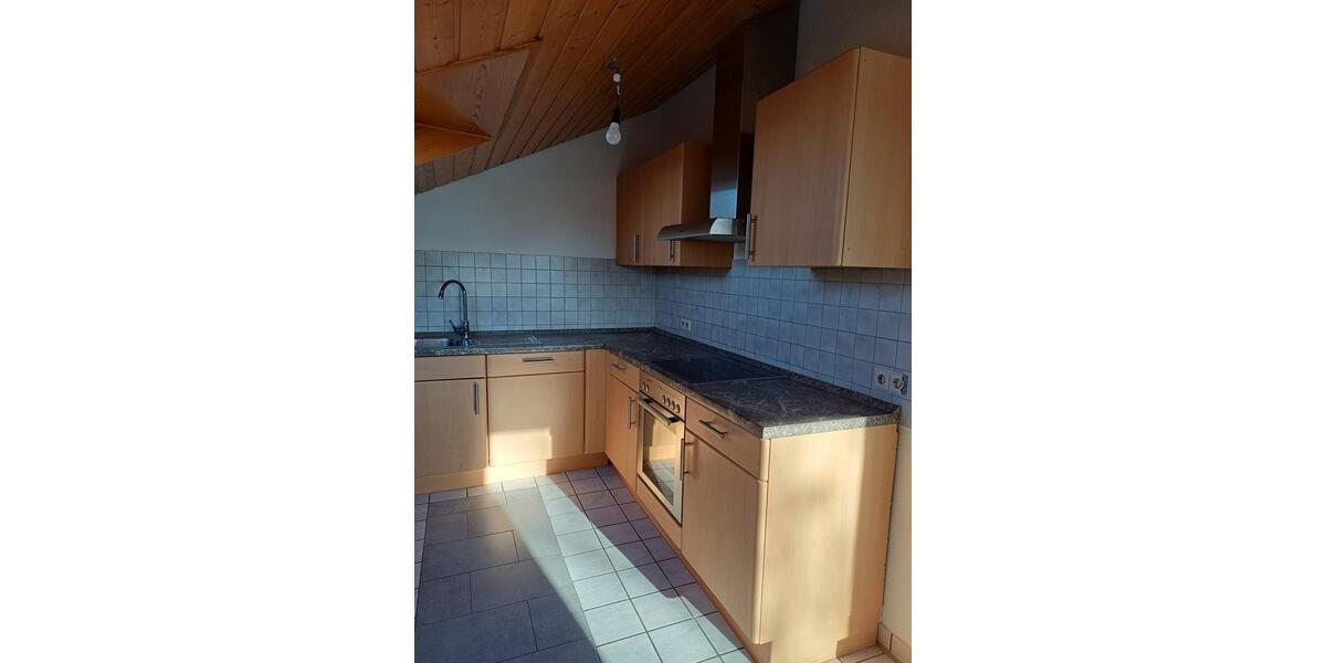 Dachgeschoßwohnung Brackenheim - 3.5 Zimmer, 102 m&sup2;, 320.000&euro; | Angebot:24373829