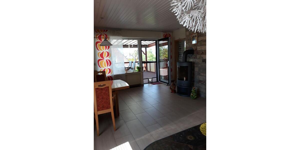 Moderne Wohnung mit überd. Terrasse zum 01.06.26 zu vermieten 4 zimmer