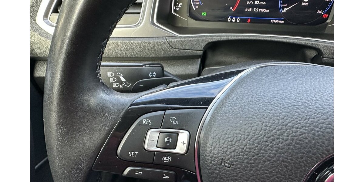 VW T-Roc IQ.DRIVE LED Navi PDC SHZ 127.074 km 18.500 &euro; Mainz 55122