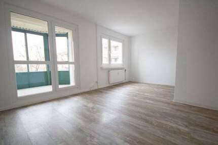 Wohnung Halle (Saale) Silberhöhe - 3 Zimmer, 58 m&sup2;, 335&euro; | Angebot:26437258