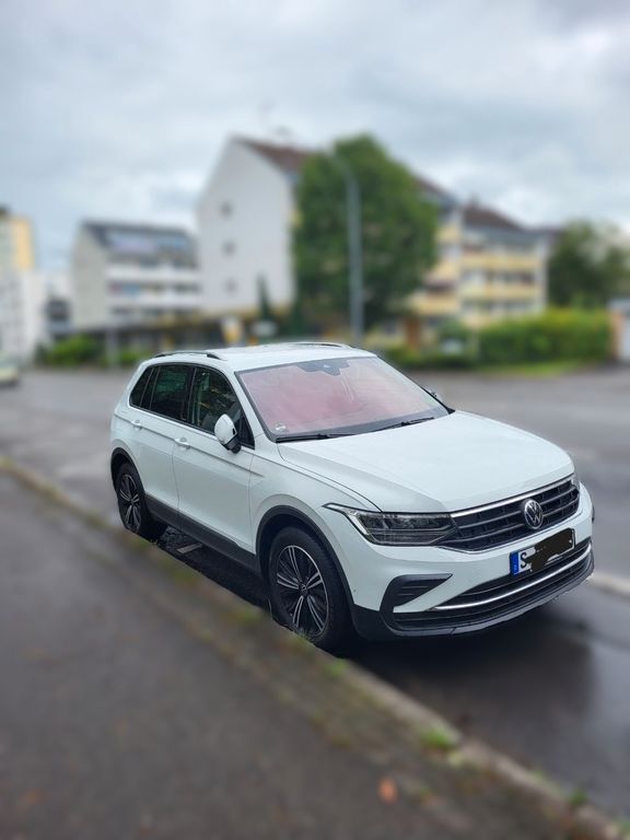 VW Tiguan 89.000 km 27.399 € Konstanz 78467