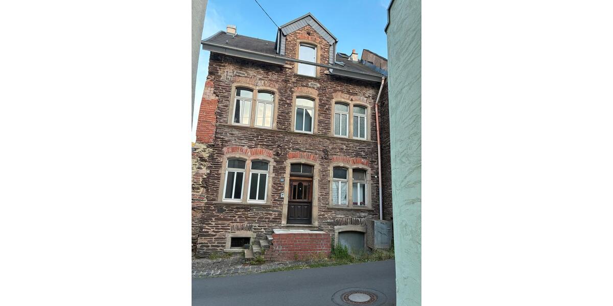 Einfamilienhaus Reil - 7 Zimmer, 235 m&sup2;, 270.000&euro; | Angebot:26942165