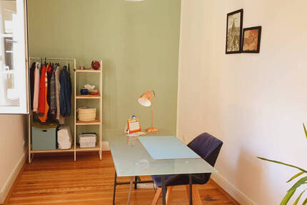 Ruhiges ArbeitsZimmer in stilvollem Altbau - All-in-Miete