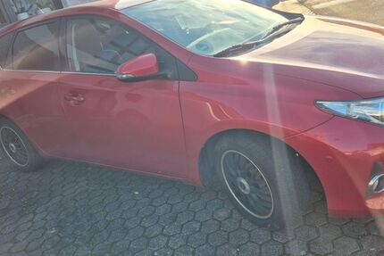 Toyota Auris 133.000 km 7.999 &euro; Wittlich 54516