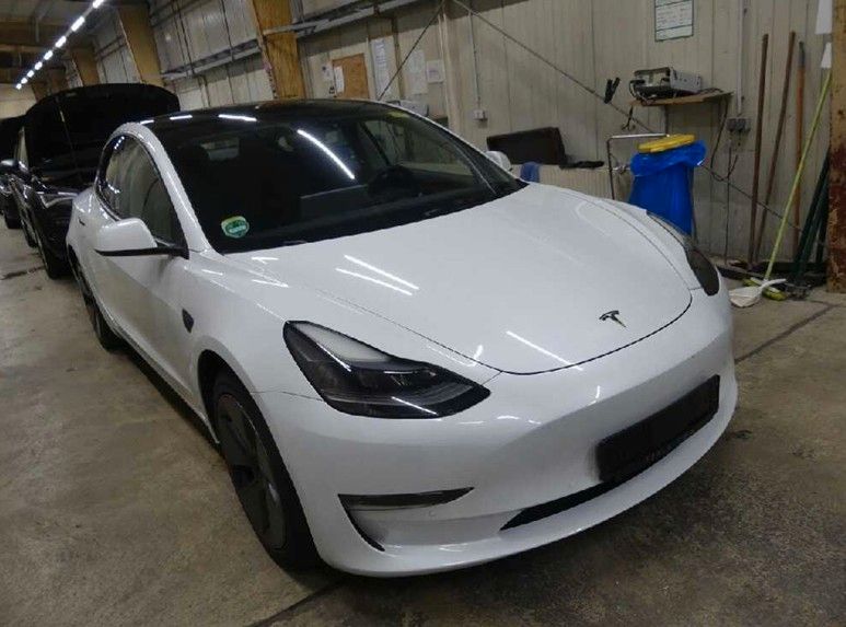 Tesla Model 3 73.900 km 25.300 &euro; Kirchberg/Untermitterdorf 94259