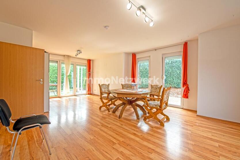 Moderne 3-Zimmer-Erdgeschosswohnung mit Einbauküche und Garten in Syke-Barrien zimmer