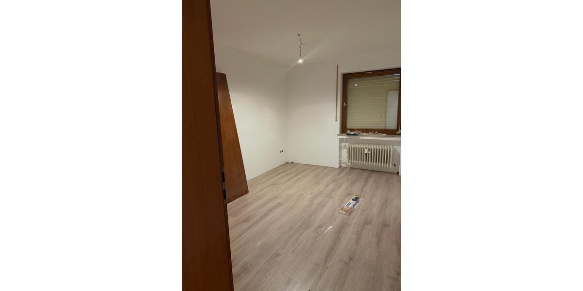 Erdgeschoßwohnung Bad Wildungen - 4 Zimmer, 120 m&sup2;, 210.000&euro; | Angebot:25877183
