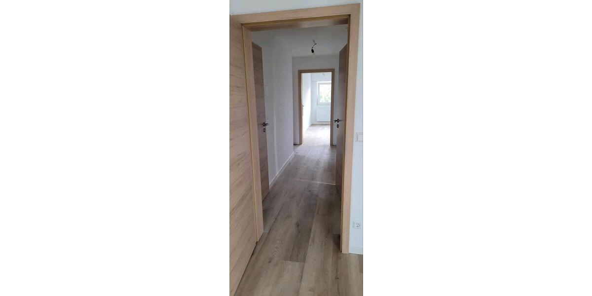 Dachgeschoßwohnung Pfinztal - 4 Zimmer, 89 m&sup2;, 1.400&euro; | Angebot:26679252