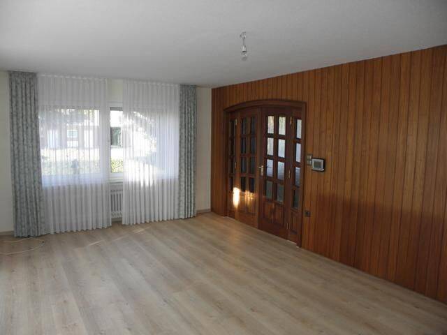 Einfamilienhaus Weener - 4 Zimmer, 120 m&sup2;, 800&euro; | Angebot:26017123
