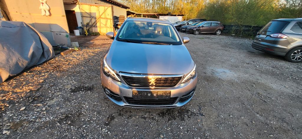 Peugeot 308 130.000 km 4.900 &euro; Vilshofen-Pleinting 94474