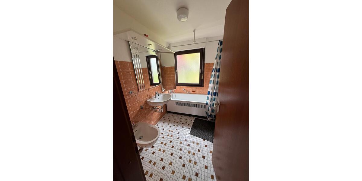 Einfamilienhaus Deggendorf - 6 Zimmer, 180 m&sup2;, 1.600&euro; | Angebot:26408408