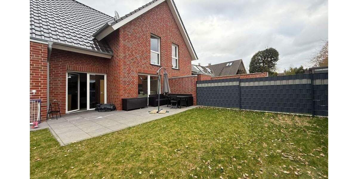 IMMOBILIEN GUMNIOR präsentiert: neuwertige Doppelhaushälfte in Emsbüren mit Garten und Carport 4 zimmer