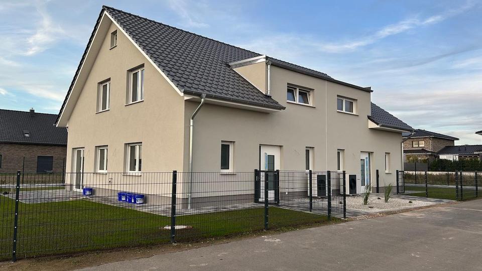 Neubau Doppelhaushälfte mit gehobener Innenausstattung 5 zimmer