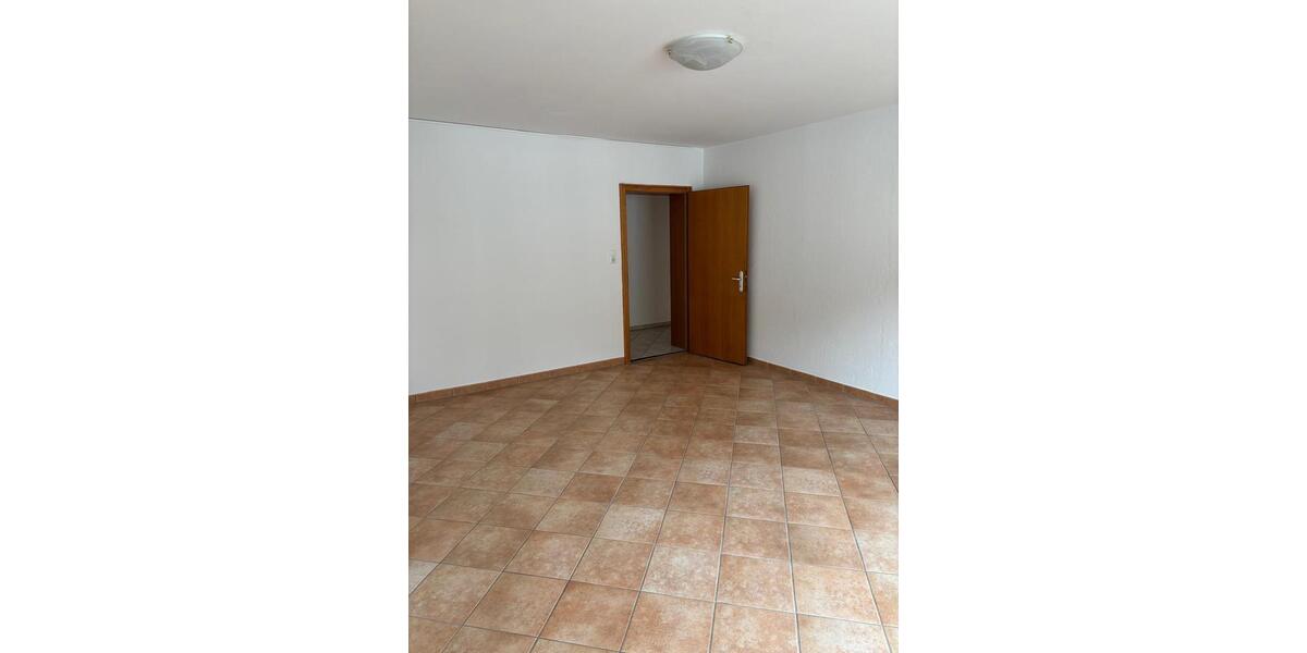 Etagenwohnung Ortenburg - 3 Zimmer, 127 m&sup2;, 1.300&euro; | Angebot:25399562