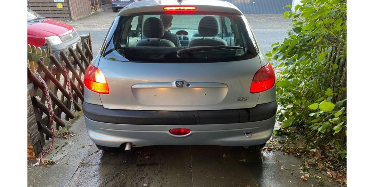 Peugeot 206 129.342 km 1.500 &euro; Schwarzenbek 21483
