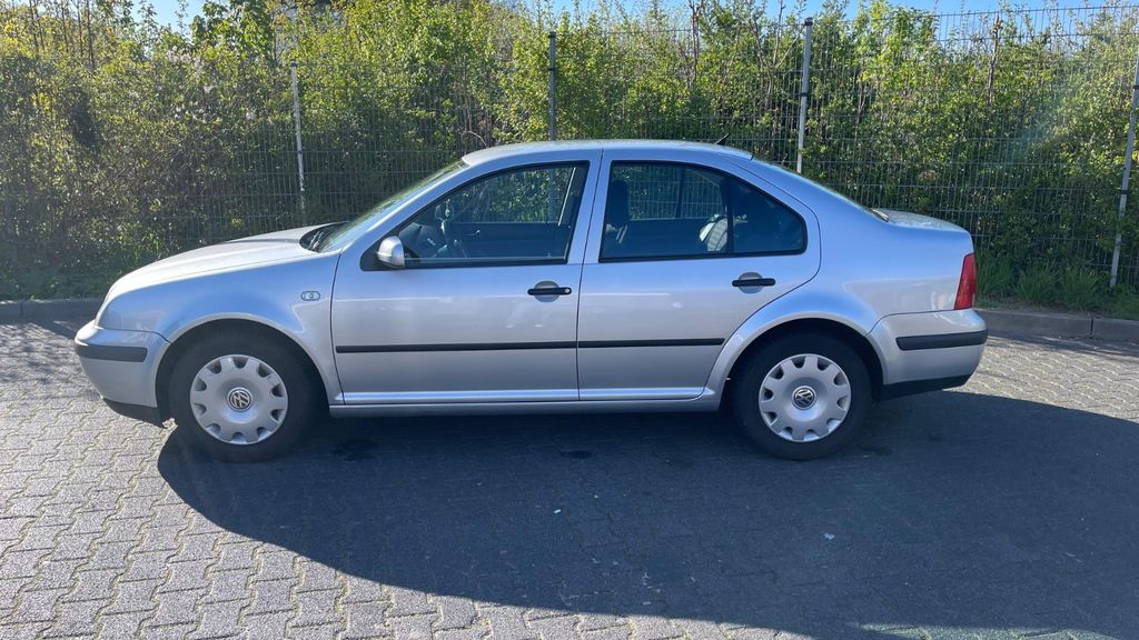 VW Bora 109.000 km 3.500 &euro; Dresden 01069