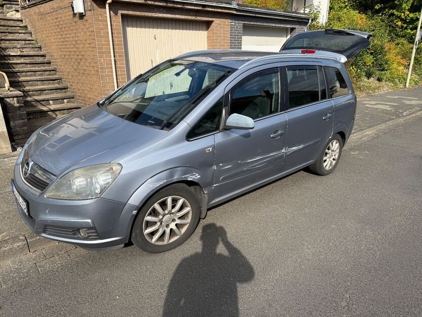 Opel Zafira 330.000 km 1.500 € Siegen 57080
