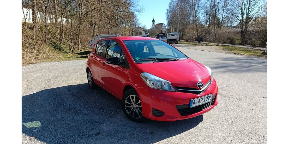 Toyota Yaris 66.000 km 7.800 &euro; Adelsried 86477