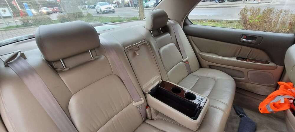 LS 400