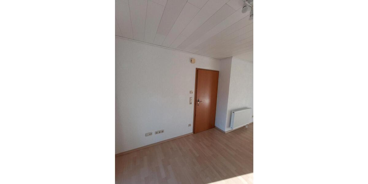 Dachgeschoßwohnung Bad Staffelstein - 3 Zimmer, 70 m&sup2;, 450&euro; | Angebot:25445151