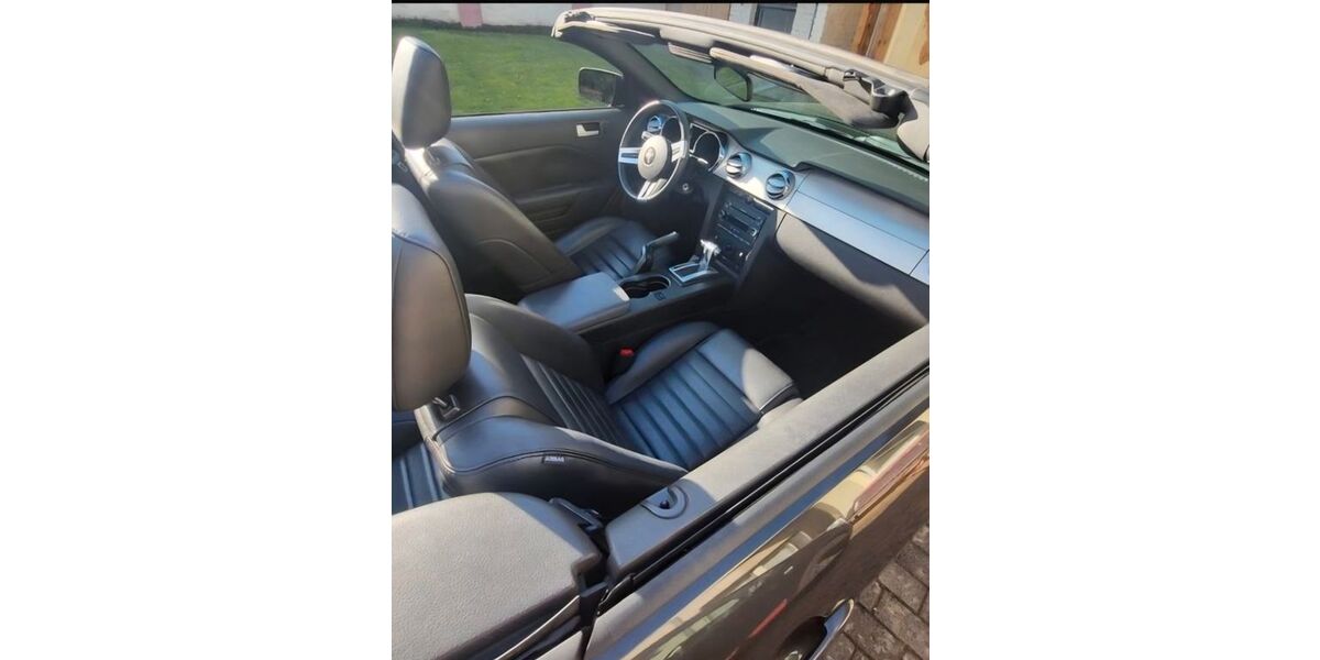 Ford Mustang 62.000 km 17.500 &euro; Schöneck 61137