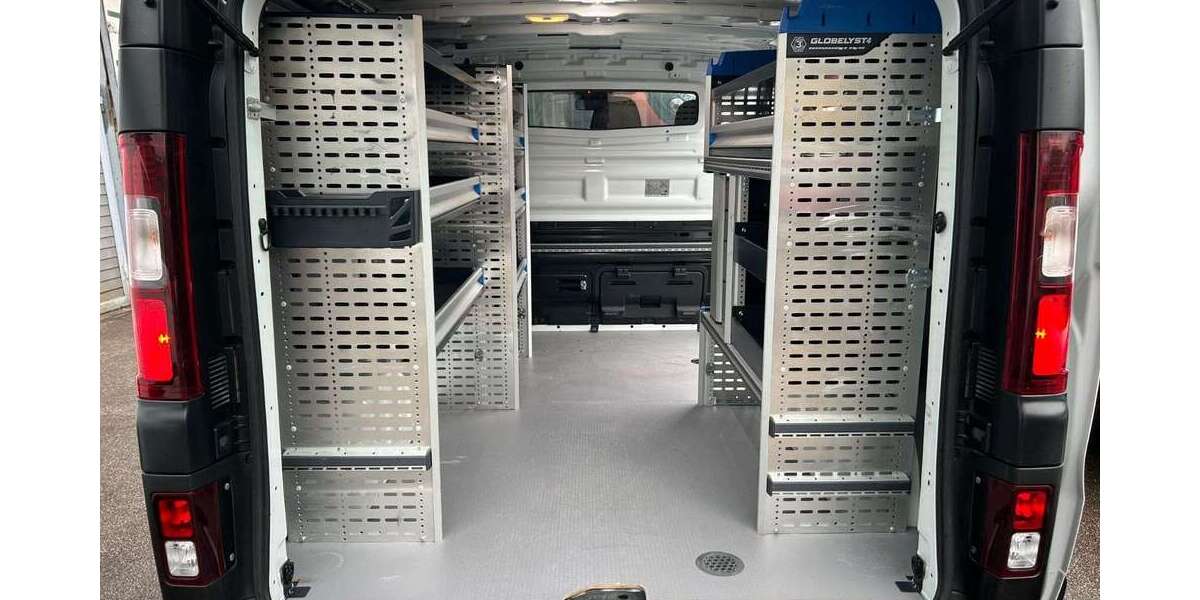 Renault Trafic 44.420 km 21.990 &euro; München 81825