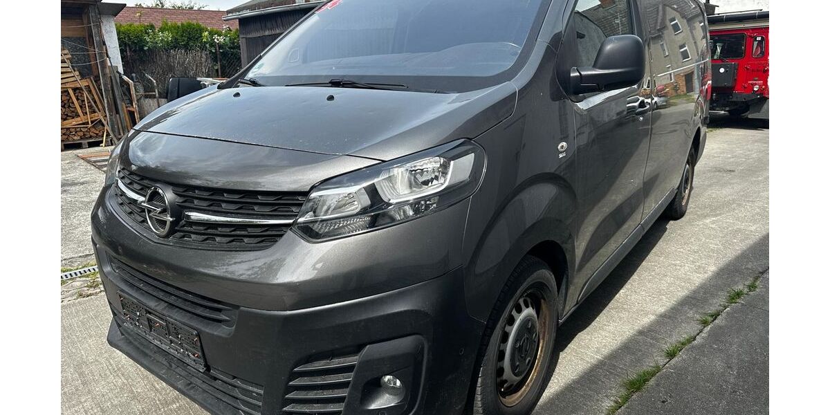 Opel Vivaro 287.842 km 7.999 &euro; Schönefeld/ OT Großziethen 12529