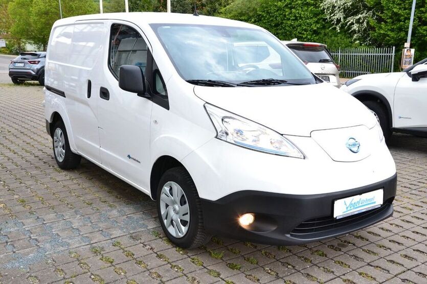 NV200