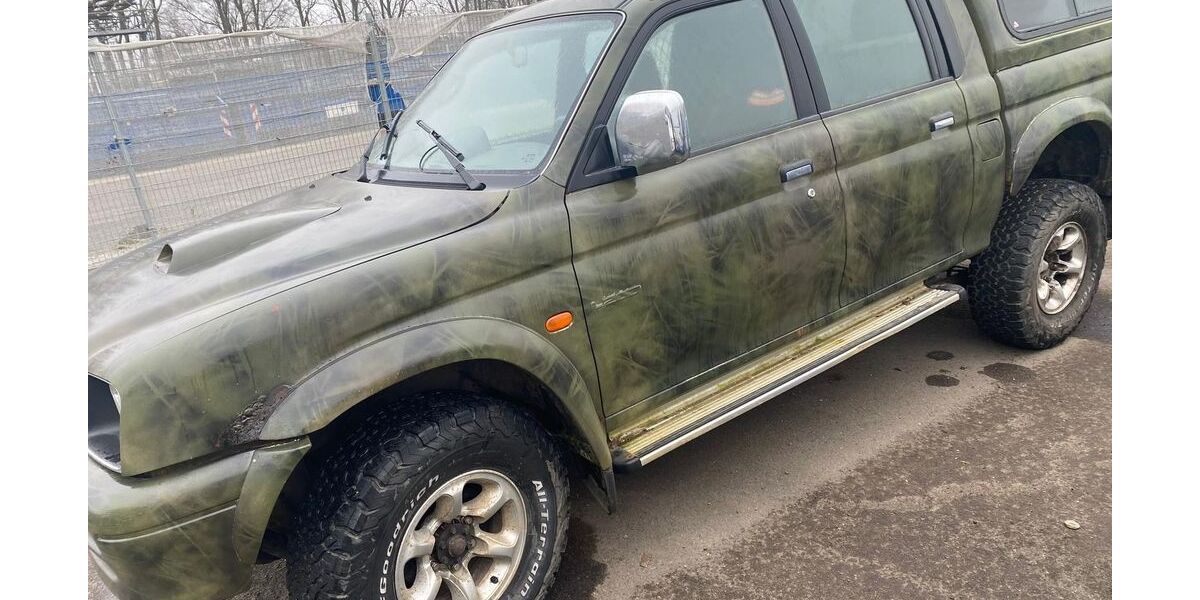 Mitsubishi L200 223.000 km 3.999 &euro; berlin 13089