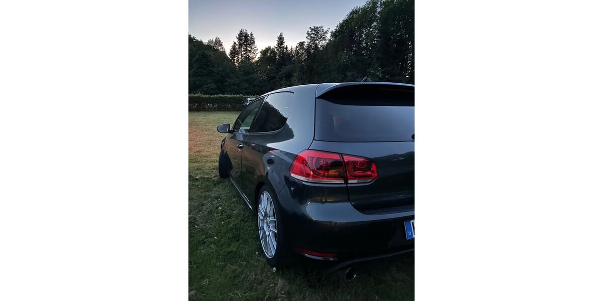 VW Golf 93.500 km 13.900 &euro; Aerzen 31855