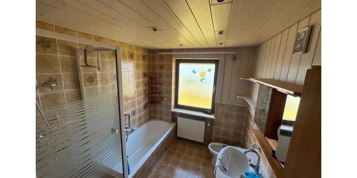 Einfamilienhaus Dirlewang - 7 Zimmer, 150 m&sup2;, 499.000&euro; | Angebot:26445526