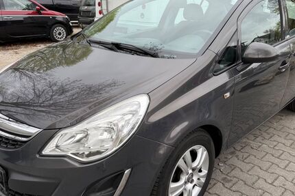 Opel Corsa 144.000 km 2.700 &euro; München Trudering-Riem 81825