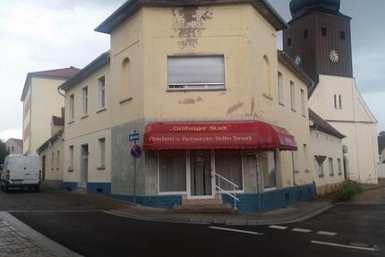 Haus mit Wohn. und Gewerbe zu verkaufen ,auch Mitkauf möglich.