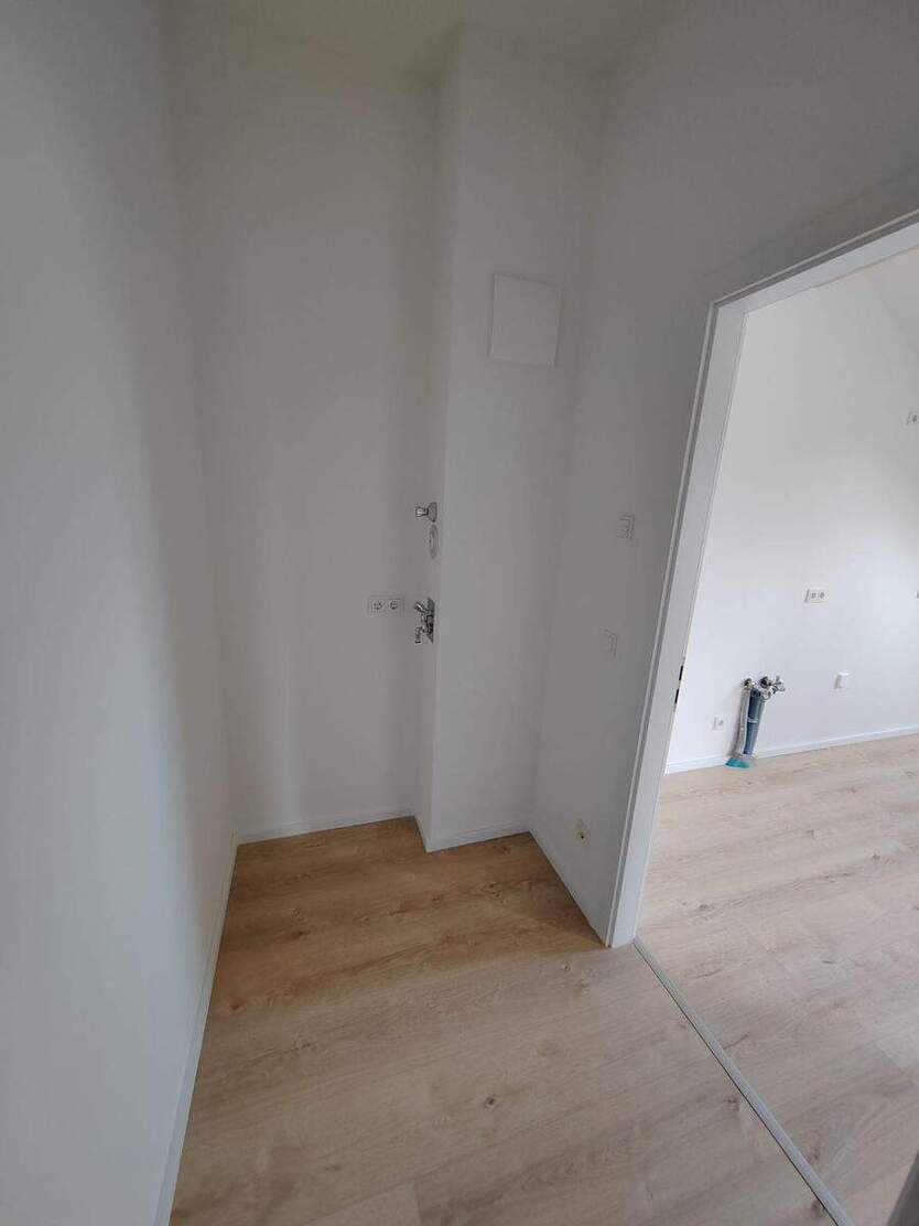 NEUBAU 3 Z. DG Eigentumswohnung mit Tiefgarage und Aufzug ! 3 zimmer