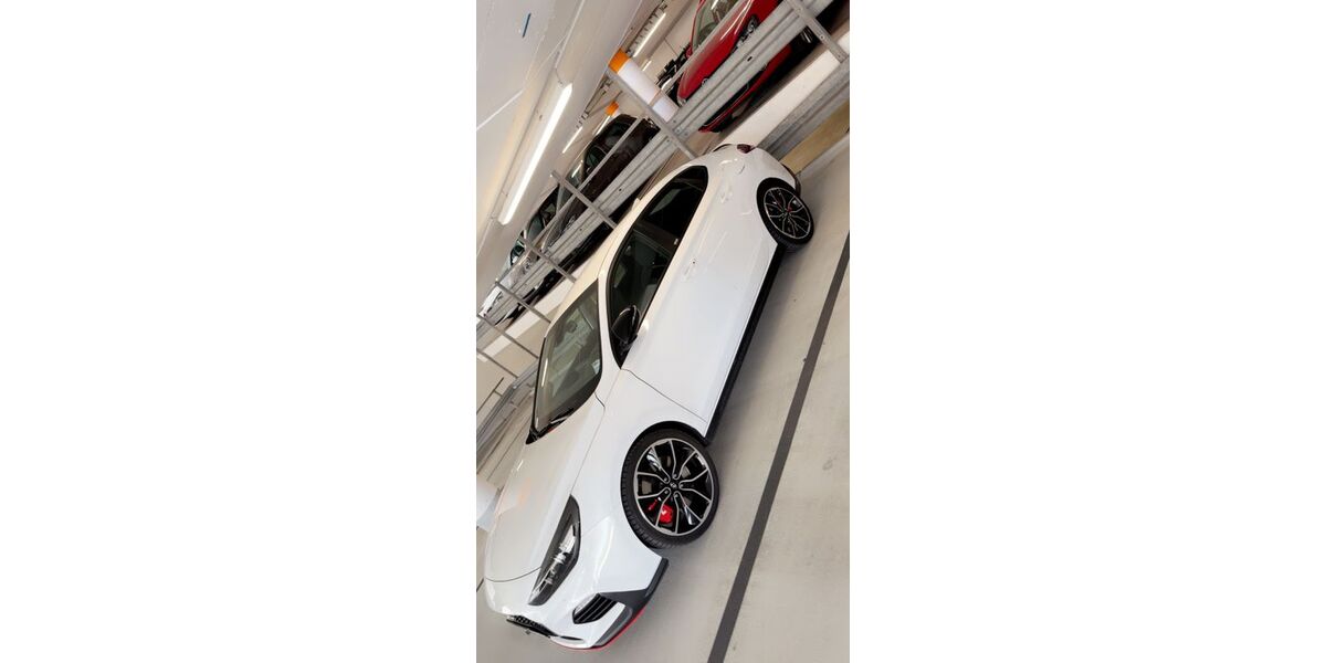 Hyundai i30 98.000 km 21.000 &euro; Rottweil 78628