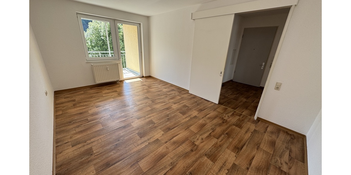Idyllisch wohnen im Zentrum von Weida. 3 Raum Wohnung mit Balkon und Aufzug! - Etagenwohnung Weida Liebsdorf | Angebot:26882406